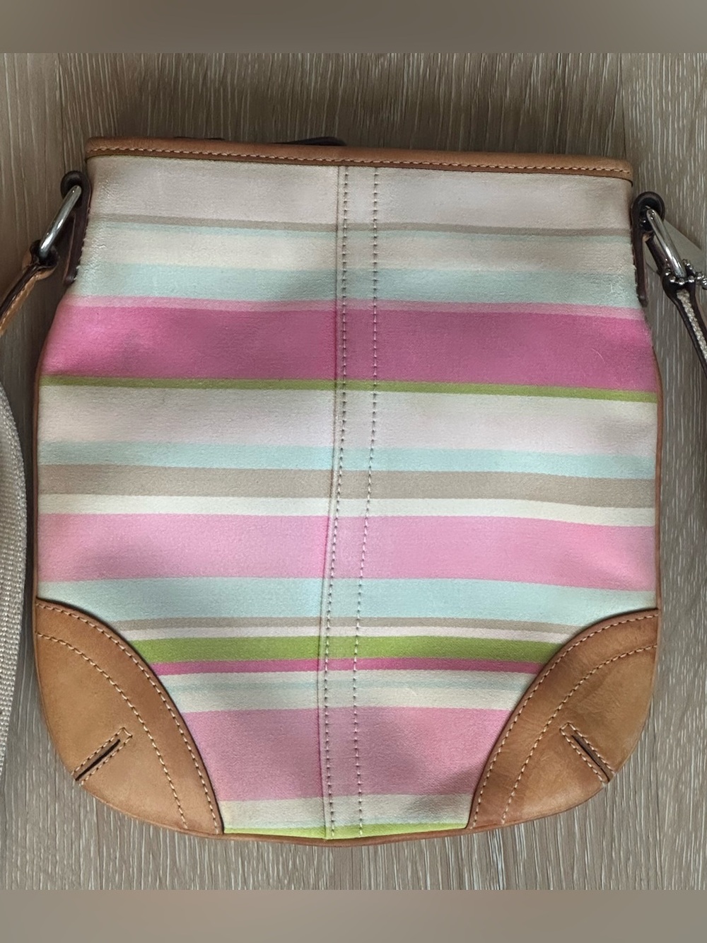 Coach Hamptons Crossbody - Picture 13 of 16